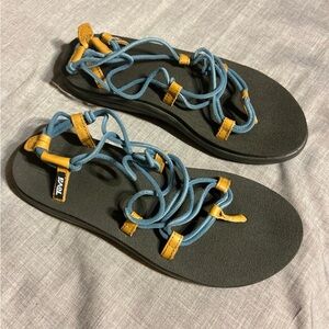 Teva Bungee Sandals Size 9